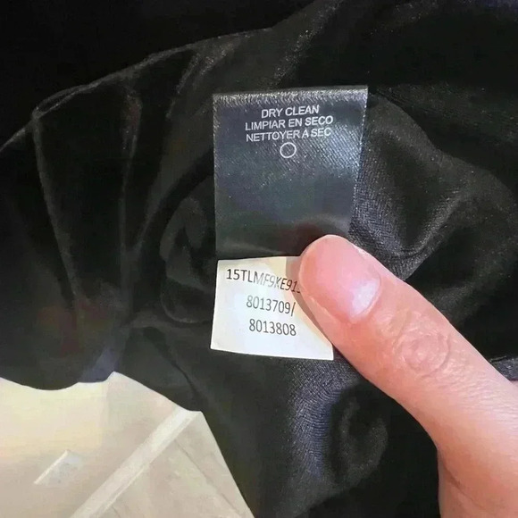 Tahari ASL Women's Black Long Sleeve Velvet Cocktail Dress size 8 - Picture 5 of 8